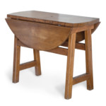 Il piano ruotabile consente di richiudere le ali e diminuire l'ingombro.